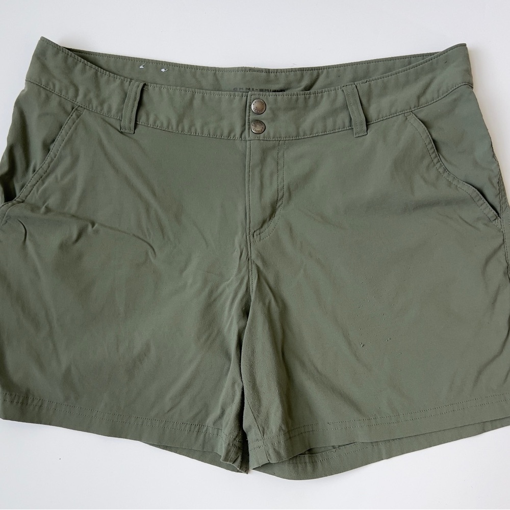 Columbia Womens Olive Green Lightweight Shorts